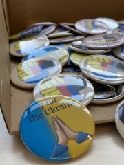 Buttons_Ukraine (4).jpeg